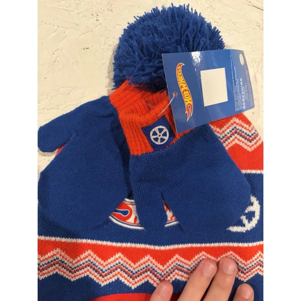 Hot Wheels Kids Size OS Blue Red Hot Flames Wheels Gloves Beanie Hat Set